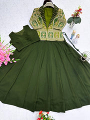 Adorable Silk Green Color Lehenga Choli With Koti Adorable Silk Green Color Lehenga Choli With Koti