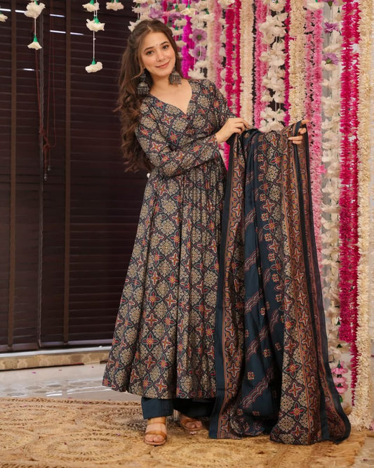 Gorgeous Soft Cotton Black Color Gown