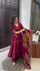 Ravishing Georgette Red Color Embroidery Work Anarkali Gown Ravishing Georgette Red Color Embroidery Work Anarkali Gown
