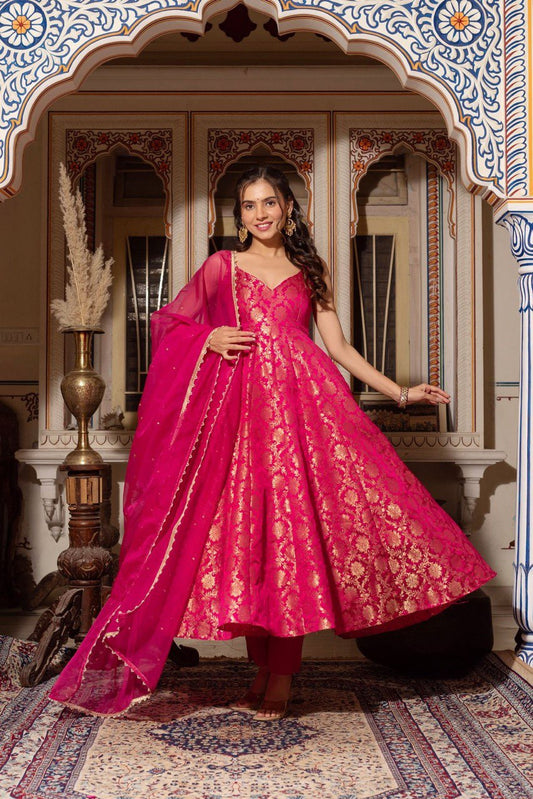 Elegant Jequard Weaveing Pink Color Gown