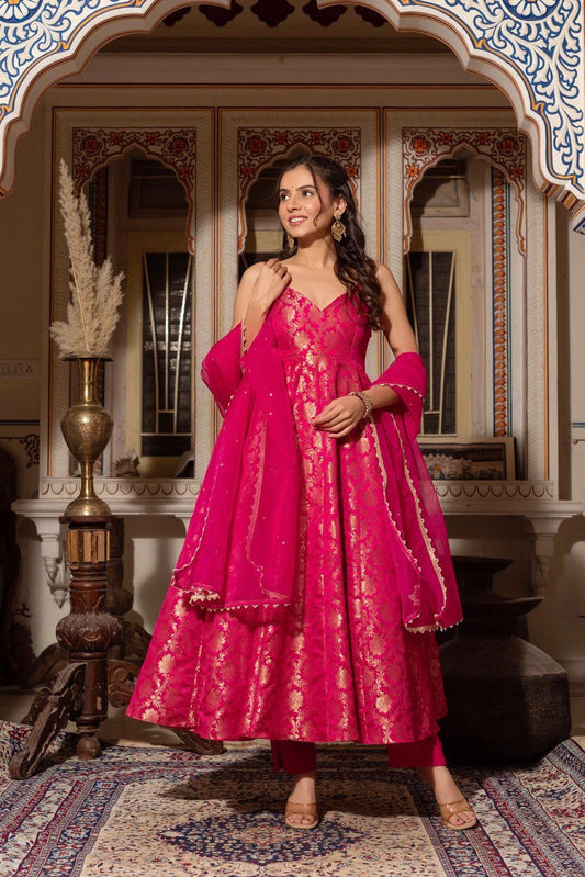 Elegant Jequard Weaveing Pink Color Gown