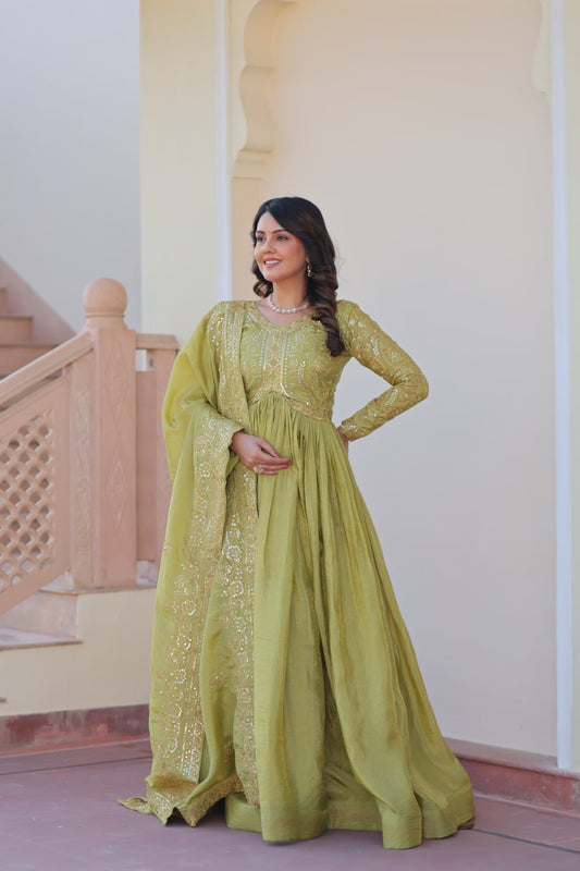 Pista Color Gold-Crush Gorgeous Gown