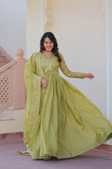 Pista Color Gold-Crush Gorgeous Gown Pista Color Gold-Crush Gorgeous Gown
