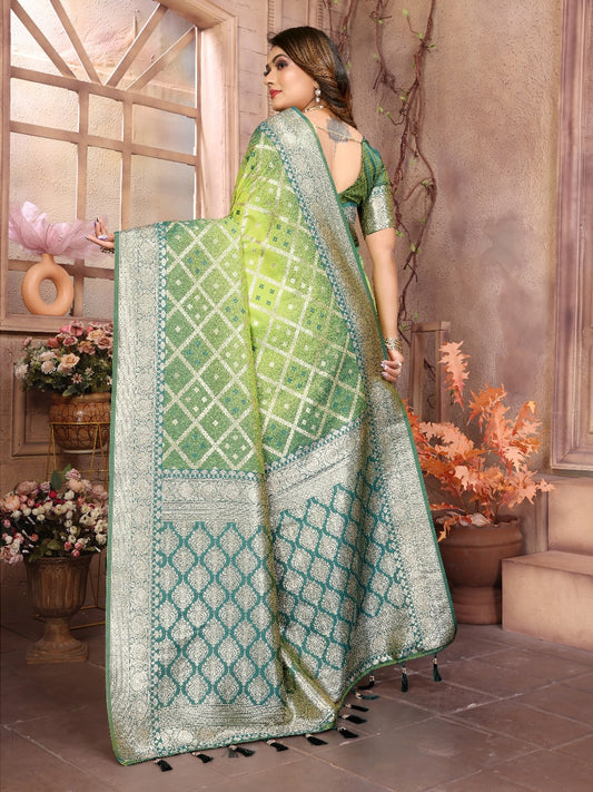 Demanding Kochi Silk Perrot Color Saree