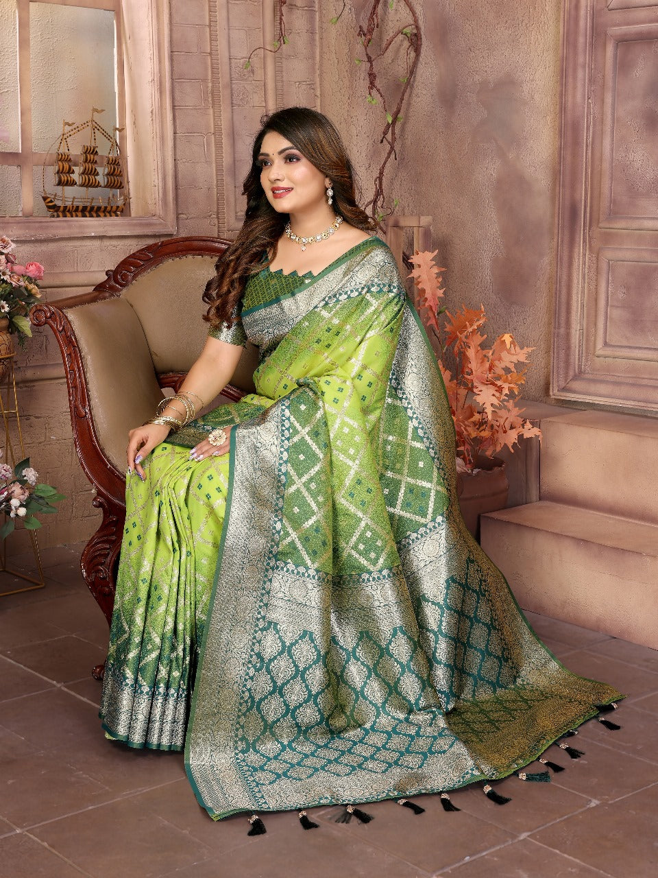 Demanding Kochi Silk Perrot Color Saree – RangVastra.com