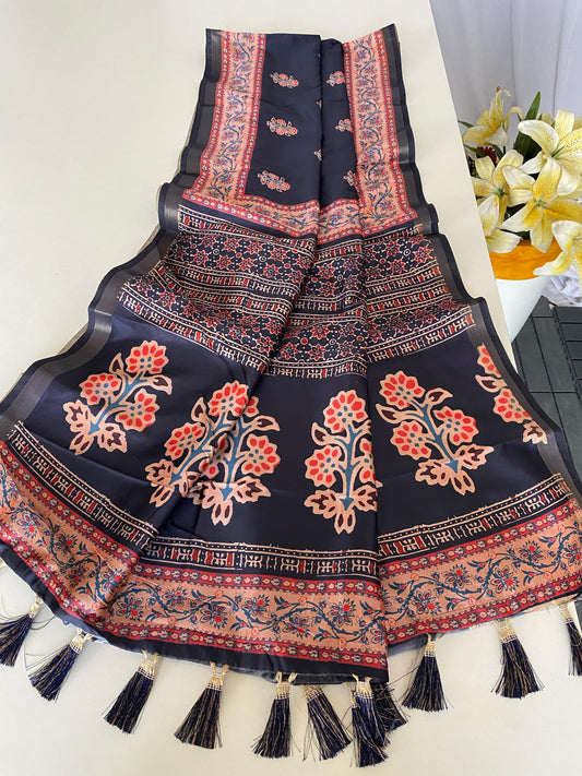 Delightful Dolla Viscose Black Color Saree