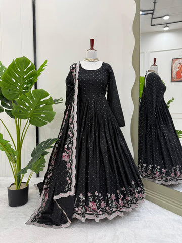 Presenting Sequence Work Black Color Gown