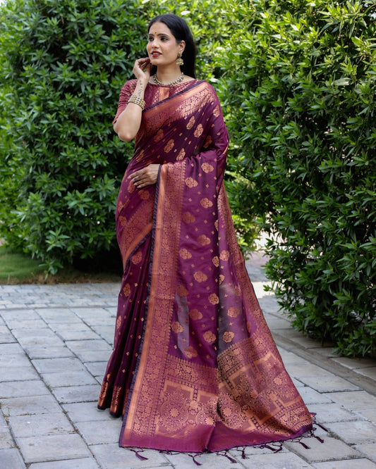 Unique Soft Silk Sarees Flowing Comfortable Print