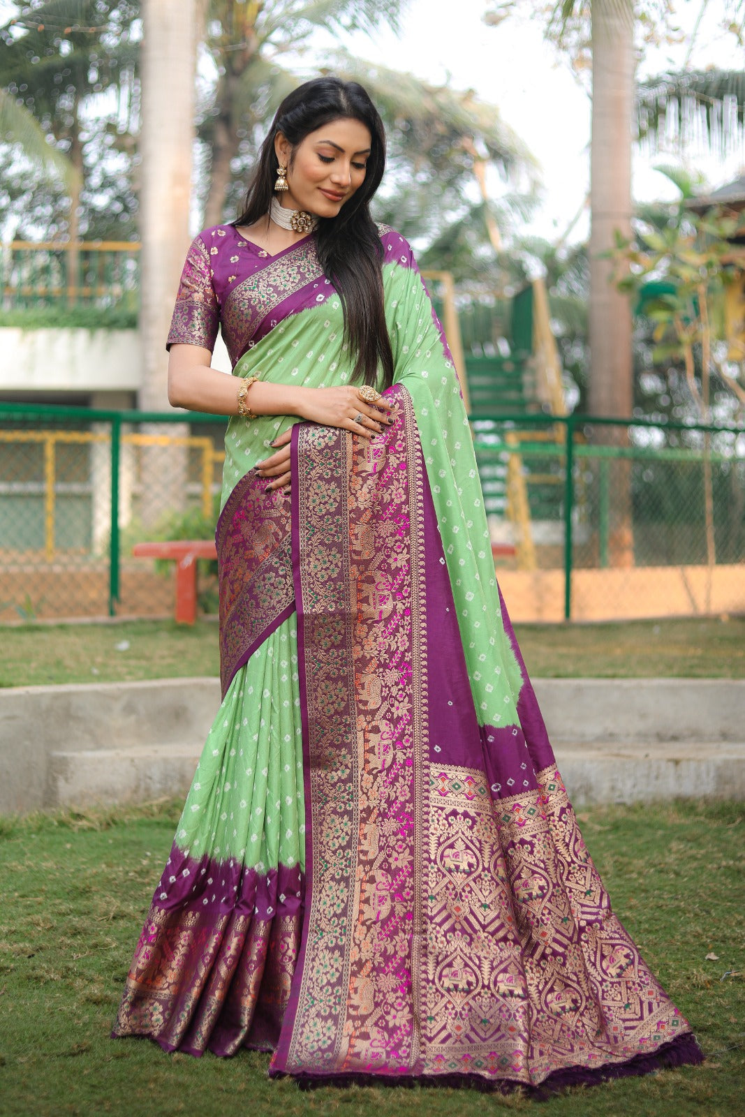 Flattering  Bandhej Kanjivaram Silk Piasta Color Saree