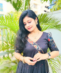 Captivating Kalamkari Print Black Color Gown