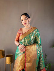 Wonderful Green Color Contrast Weaving Pallu Silk Saree