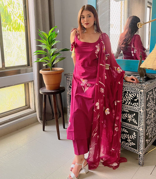 Preferable georgette U Neck Red Color Kurta Set