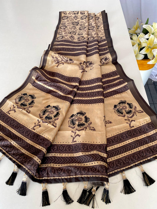 Delightful Dolla Viscose Cream Color Saree