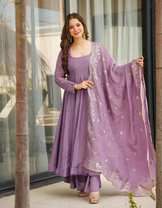 Gorgeous Fandy Silk Lavender Color Gown