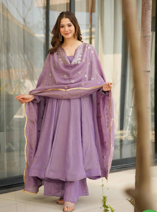 Gorgeous Fandy Silk Lavender Color Gown