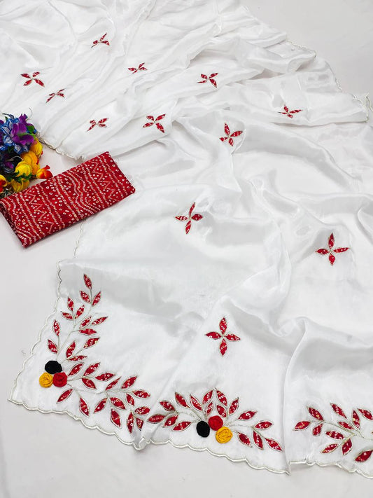Ravishing Bandhani Print White Color Saree