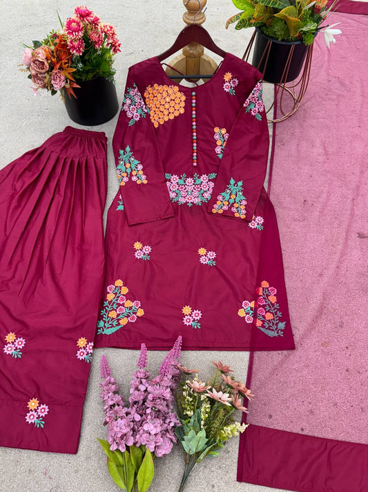 Trendy Pink Color Flower Printed Salwar Suit