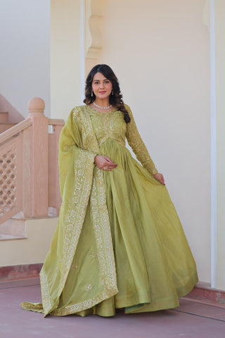 Pista Color Gold-Crush Gorgeous Gown