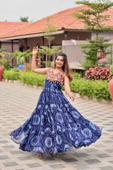 Gorgeous Green Georgette Gamthi Work Gown For Navratri