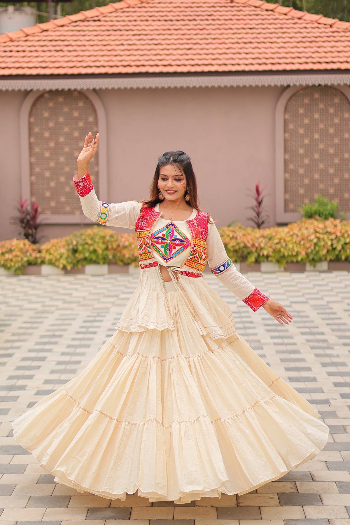 Navratri Wear Alluring White Cotton Gamthi Work Lehenga Choli With Koti