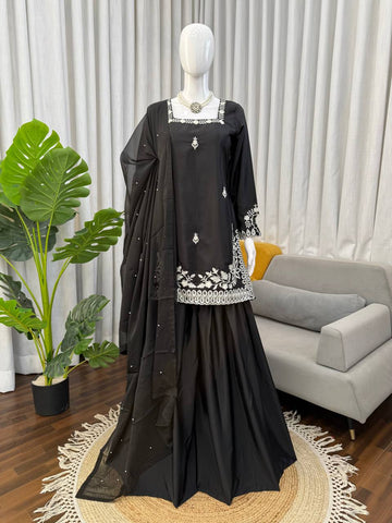 Black Heavy Crep with Thread And Sequence Work Palazzo Suit