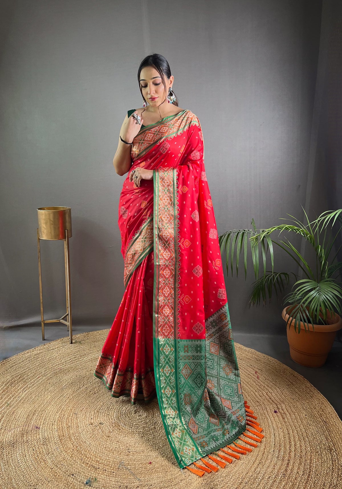 Preferable Red Color Rangeen Patola Silk Saree