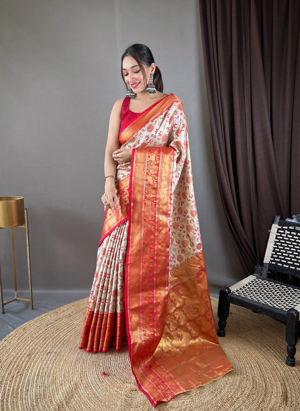 Glossy Zari Kanchi Style Weaving Cream Kanjivaram Saree